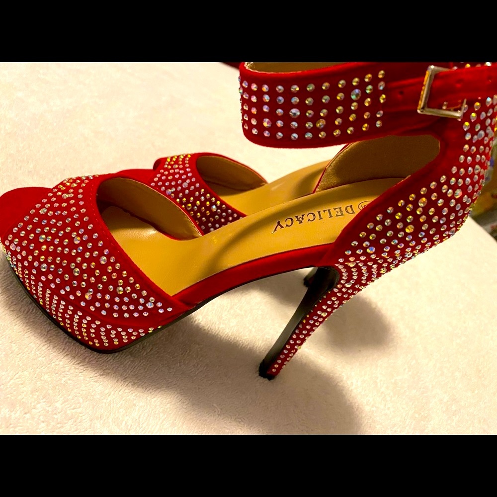 Almost Brand New Super Sexy Sparkling Heels By DELICACY - box 26 - Picture 1 of 7